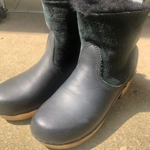 No 6 clog boots, size 7 / 38